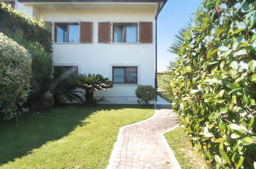 Photo 27 - Maison de 4 chambres à Forte dei Marmi avec jardin et vues à la mer