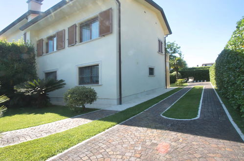 Foto 24 - Casa de 4 habitaciones en Forte dei Marmi con jardín y vistas al mar