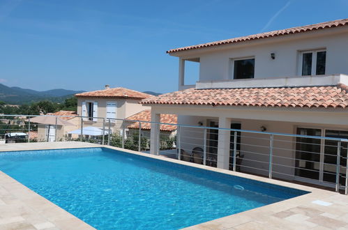 Foto 16 - Casa con 4 camere da letto a Cogolin con piscina privata e vista mare