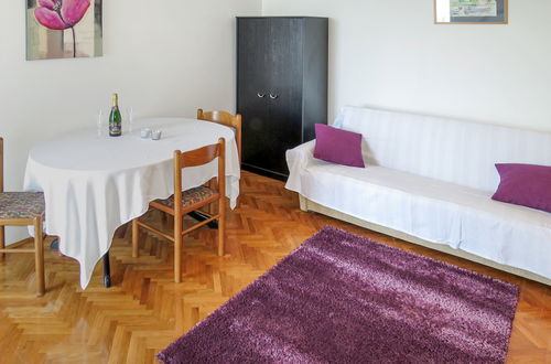 Foto 4 - Apartamento de 2 quartos em Kali com jardim