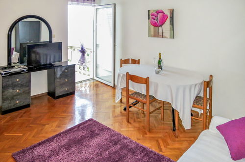 Foto 6 - Apartamento de 2 quartos em Kali com jardim