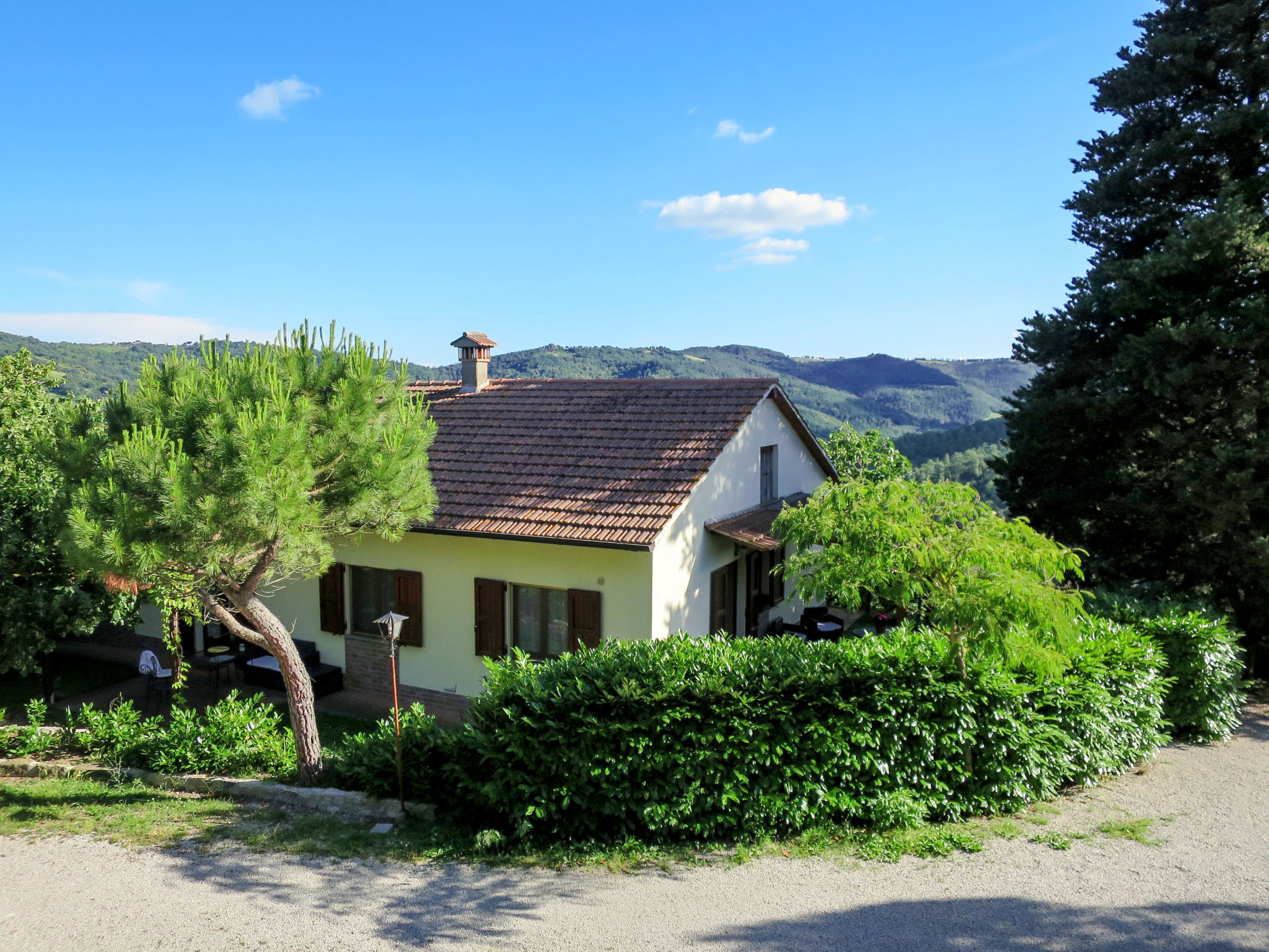 Foto 18 - Haus mit 1 Schlafzimmer in Monte Santa Maria Tiberina mit schwimmbad und garten