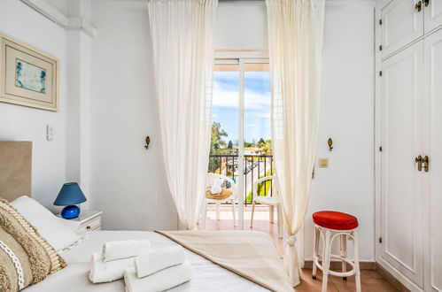 Foto 14 - Appartamento con 2 camere da letto a Torremolinos con piscina e vista mare