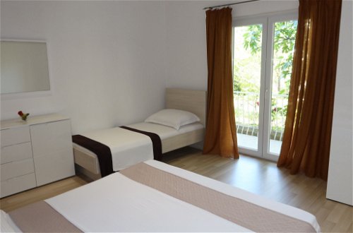 Foto 14 - Apartamento de 4 quartos em Sukošan com jardim e vistas do mar