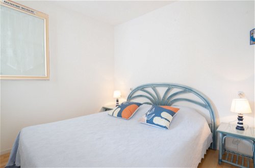 Foto 4 - Apartment mit 1 Schlafzimmer in Le Grau-du-Roi mit schwimmbad und blick aufs meer