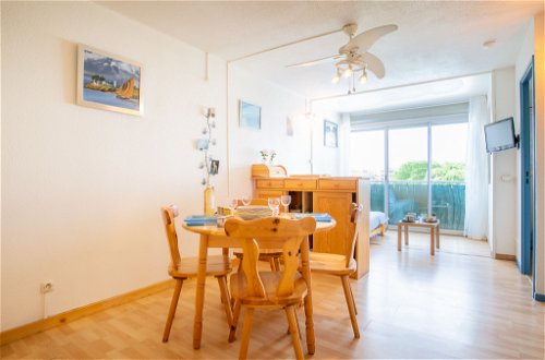 Photo 1 - 1 bedroom Apartment in Le Grau-du-Roi with swimming pool and sea view