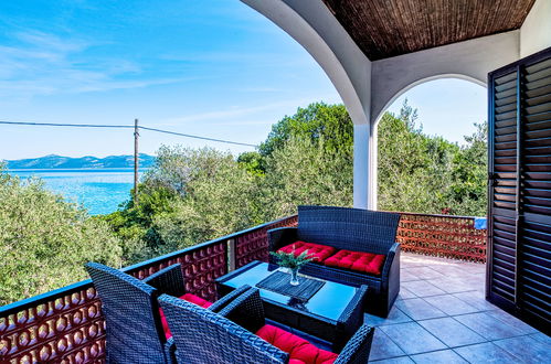 Photo 10 - 4 bedroom House in Zadar with garden and terrace