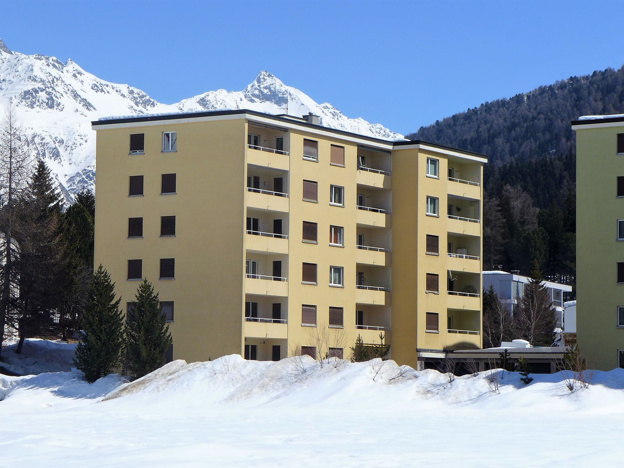 Foto 33 - Appartamento con 2 camere da letto a Sankt Moritz con vista sulle montagne