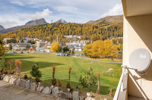 Foto 31 - Appartamento con 2 camere da letto a Sankt Moritz con giardino