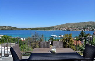 Foto 3 - Apartamento de 2 habitaciones en Sibenik con vistas al mar