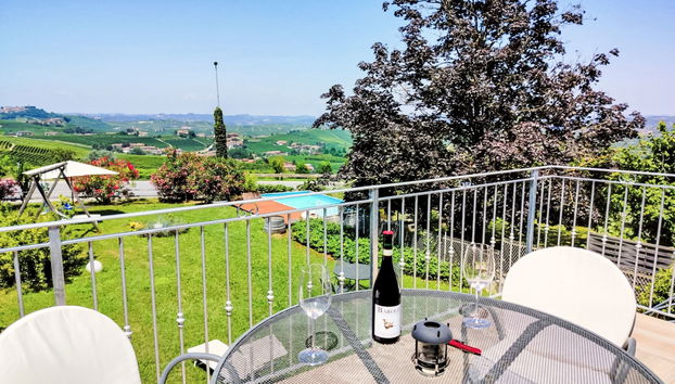 2 bedroom Apartment in La Morra with swimming pool and garden - Photo 2