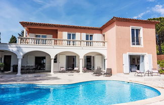 Foto 1 - Casa con 4 camere da letto a Sainte-Maxime con piscina privata e giardino