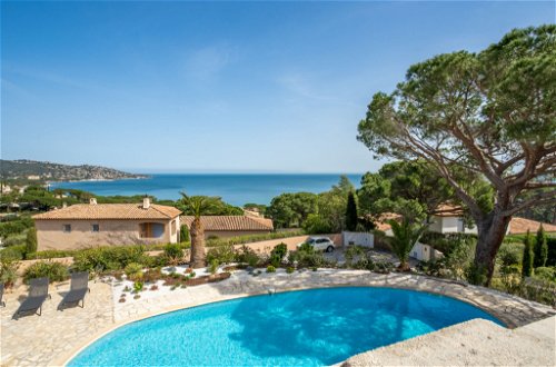 Foto 34 - Haus mit 4 Schlafzimmern in Sainte-Maxime mit privater pool und blick aufs meer