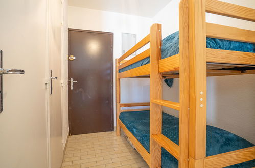 Foto 5 - Appartamento con 2 camere da letto a Le Grau-du-Roi con terrazza