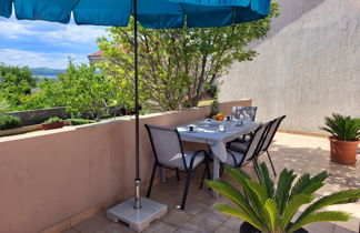 Photo 3 - Maison de 2 chambres à Jasenice avec terrasse et vues à la mer