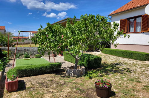 Foto 20 - Casa con 2 camere da letto a Jasenice con terrazza e vista mare