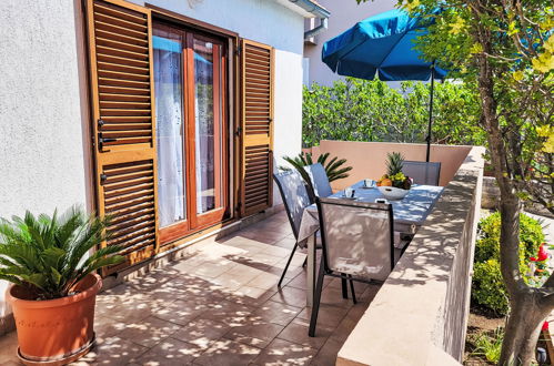 Photo 1 - Maison de 2 chambres à Jasenice avec terrasse et vues à la mer