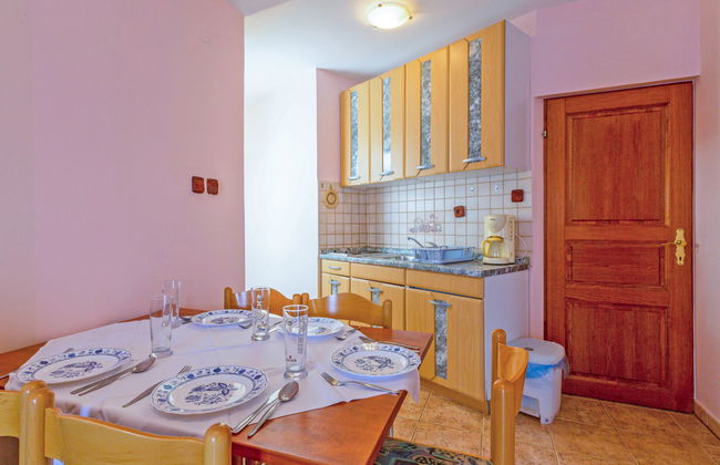 Appartamento con 3 camere da letto a Karlobag con piscina e terrazza - Foto 7