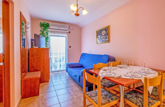Appartamento con 3 camere da letto a Karlobag con piscina e terrazza - Foto 6