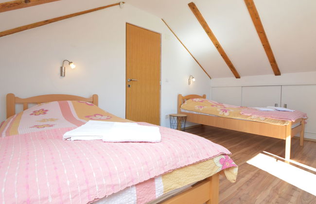 Casa de 4 quartos em Promina com piscina privada e jardim - Foto 29