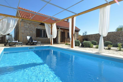 Photo 2 - Maison de 3 chambres à Promina avec piscine privée et jardin