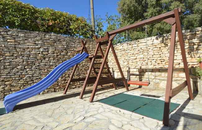 Casa de 4 quartos em Promina com piscina privada e jardim - Foto 17