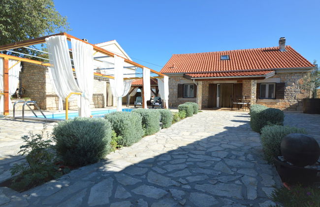 Casa de 4 quartos em Promina com piscina privada e jardim - Foto 3