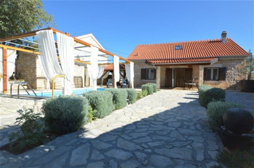 Photo 3 - Maison de 3 chambres à Promina avec piscine privée et terrasse
