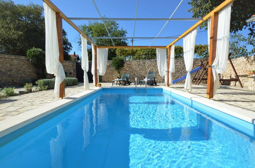 Photo 20 - Maison de 3 chambres à Promina avec piscine privée et terrasse