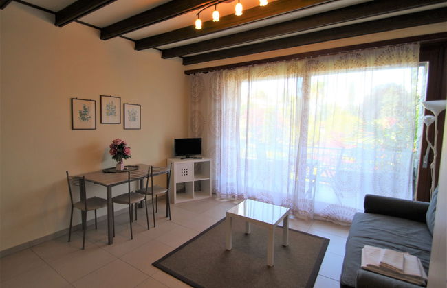 Apartamento de 1 quarto em Porto Valtravaglia com piscina e jardim - Foto 8