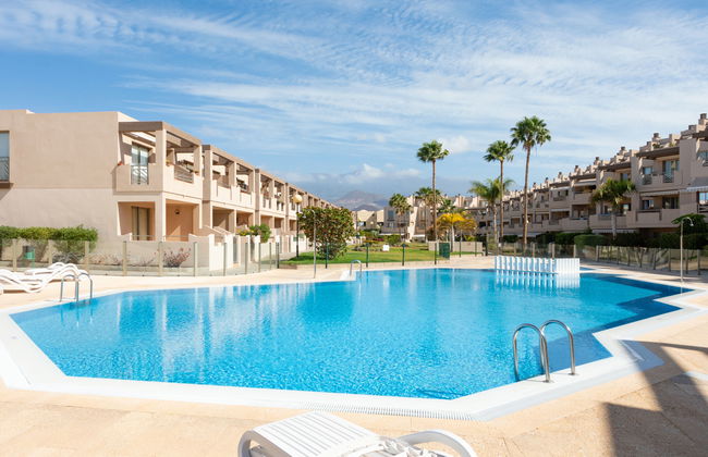 Apartamento de 2 quartos em Granadilla de Abona com piscina e jardim - Foto 2