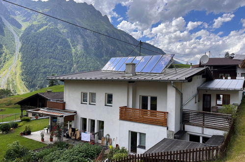 Foto 1 - Appartamento con 2 camere da letto a Längenfeld con vista sulle montagne