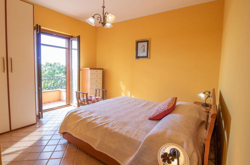 Photo 12 - 2 bedroom House in Montefiascone with garden and terrace