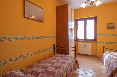 Photo 10 - 2 bedroom House in Montefiascone with garden and terrace