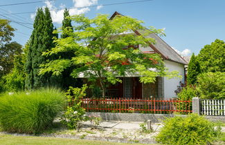 Photo 1 - Maison de 2 chambres à Balatonmáriafürdő avec jardin et terrasse