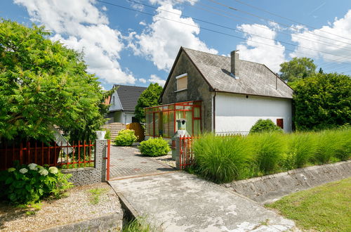 Photo 22 - Maison de 2 chambres à Balatonmáriafürdő avec jardin et terrasse