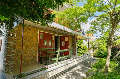 Photo 17 - Maison de 2 chambres à Balatonmáriafürdő avec jardin et terrasse