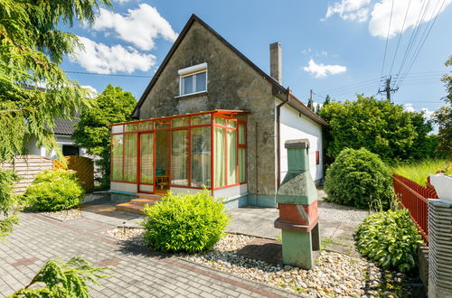 Photo 18 - Maison de 2 chambres à Balatonmáriafürdő avec jardin et terrasse