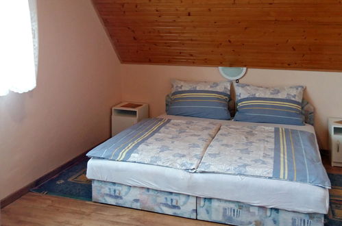 Foto 19 - Casa con 2 camere da letto a Balatonmáriafürdő con giardino e terrazza