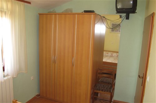 Foto 14 - Apartamento de 2 habitaciones en Sveti Lovreč con jardín y vistas al mar