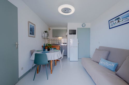 Foto 14 - Apartment mit 1 Schlafzimmer in Le Barcarès mit blick aufs meer