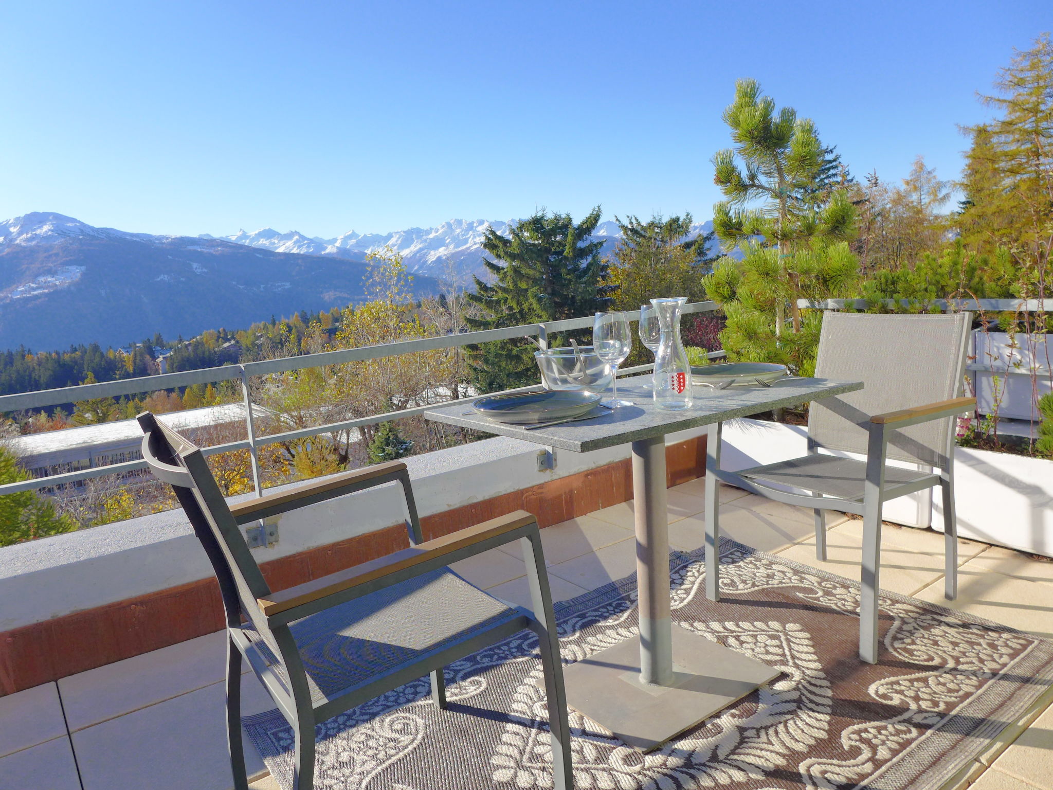 Foto 1 - Apartamento em Crans-Montana com piscina e vista para a montanha