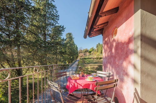 Photo 4 - 2 bedroom Apartment in Lucca with swimming pool and garden