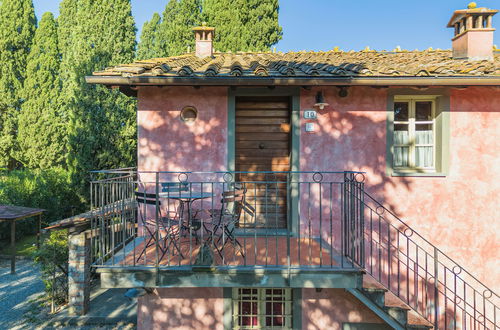 Photo 3 - 2 bedroom Apartment in Lucca with swimming pool and garden