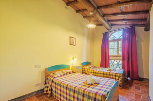 Foto 20 - Apartment mit 2 Schlafzimmern in Lucca mit schwimmbad und garten