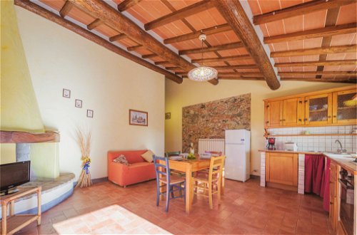 Foto 8 - Apartment mit 2 Schlafzimmern in Lucca mit schwimmbad und garten