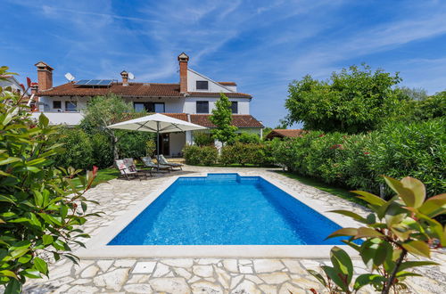 Foto 17 - Casa de 3 quartos em Rovinj com piscina privada e jardim