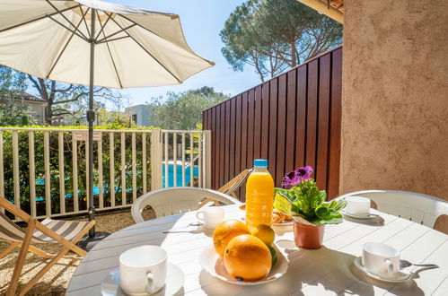 Foto 5 - Appartamento con 1 camera da letto a La Croix-Valmer con piscina e vista mare