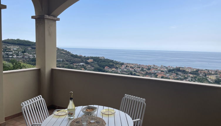 Photo 1 - Appartement de 1 chambre à Pietra Ligure avec terrasse et vues à la mer