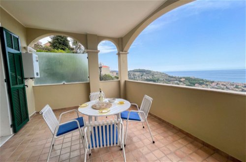 Foto 15 - Appartamento con 1 camera da letto a Pietra Ligure con terrazza e vista mare
